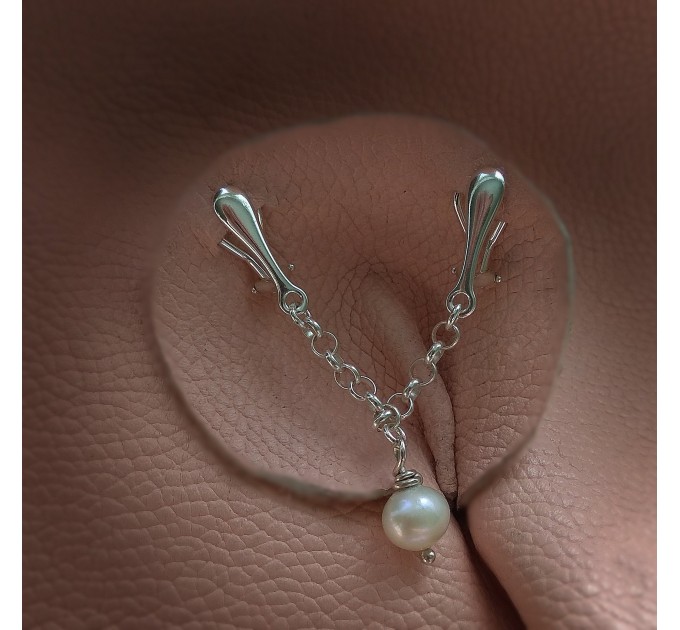 Clitoral Jewellery serling silver with white natural pearl  Faux piercing  with silver chain  Non Piercing Clit Clip Adult fun sex toys