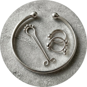 Intimate  body  jewelry 