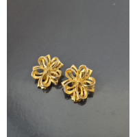 Vintage Gold Tone Floral Clip-On Earrings