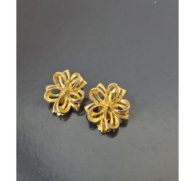 Vintage Gold Tone Floral Clip-On Earrings – Statement Flower Earrings