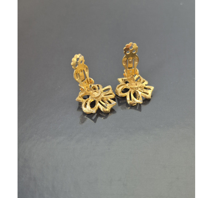 Vintage Gold Tone Floral Clip-On Earrings – Statement Flower Earrings