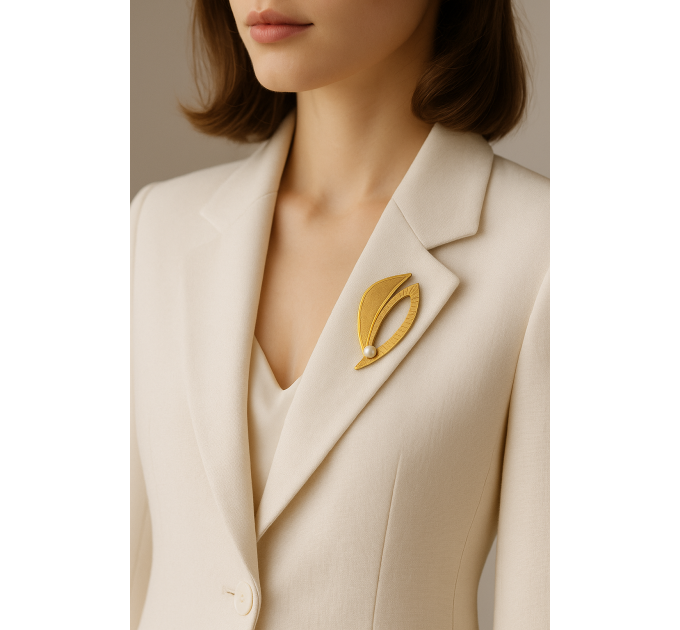 Art Deco Style Gold Leaf Brooch with Synthetic Pearl — Vintage by SilverBuds