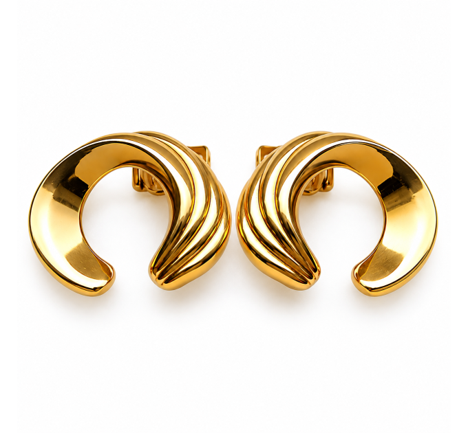 Vintage Monet Gold-Tone Clip-On Earrings – Retro Geometric Elegance