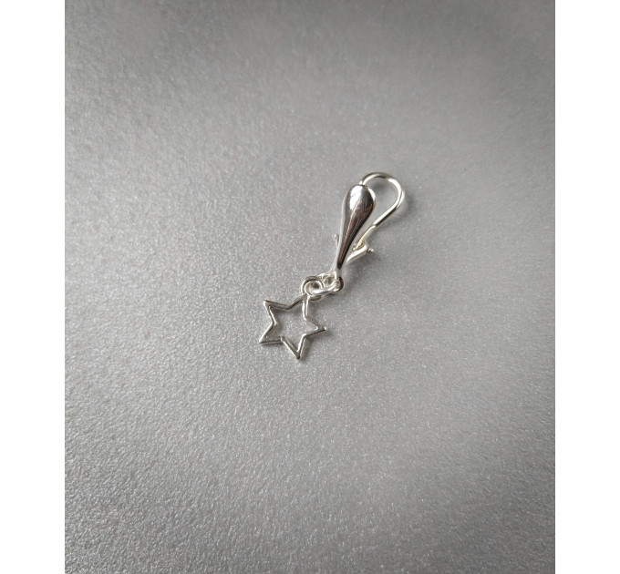 1 Sterling silver clip with sterling silver star Faux piercing silver pendant Non Piercing