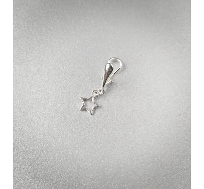 1 Sterling silver clip with sterling silver star Faux piercing silver pendant Non Piercing