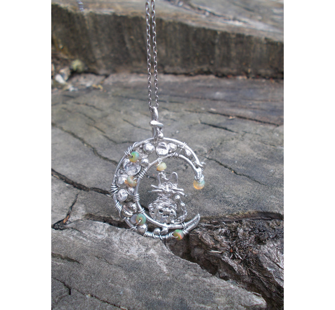 Handmade Silver Pendant – Cat on the Moon Design