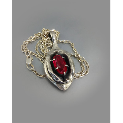 Silver yoni pendant with ruby Silver yoni pendant with ruby