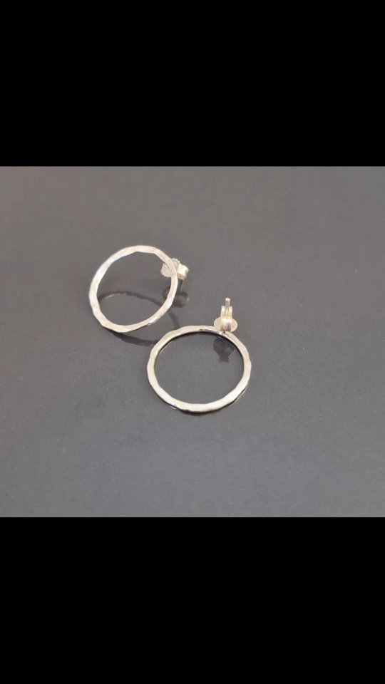 Sterling silver circle stud earrings #silverbuds #silversmithing #silversmith